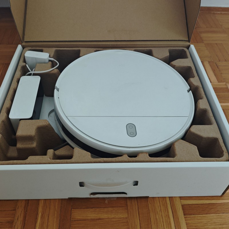 Xiaomi Mi Robot Vacuum-Mop Essential (Used)